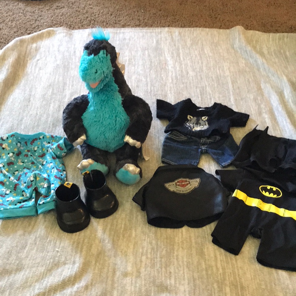 Build a bear dinosaur with accessories